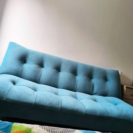 Spacious Double Bedroom With Private Toilet And Shared Kitchen With On Premesis Parking Oldbury  Zewnętrze zdjęcie